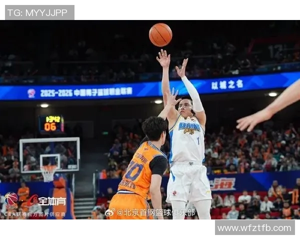 2016年CBA季后赛北京队与上海队激战正酣精彩瞬间回顾